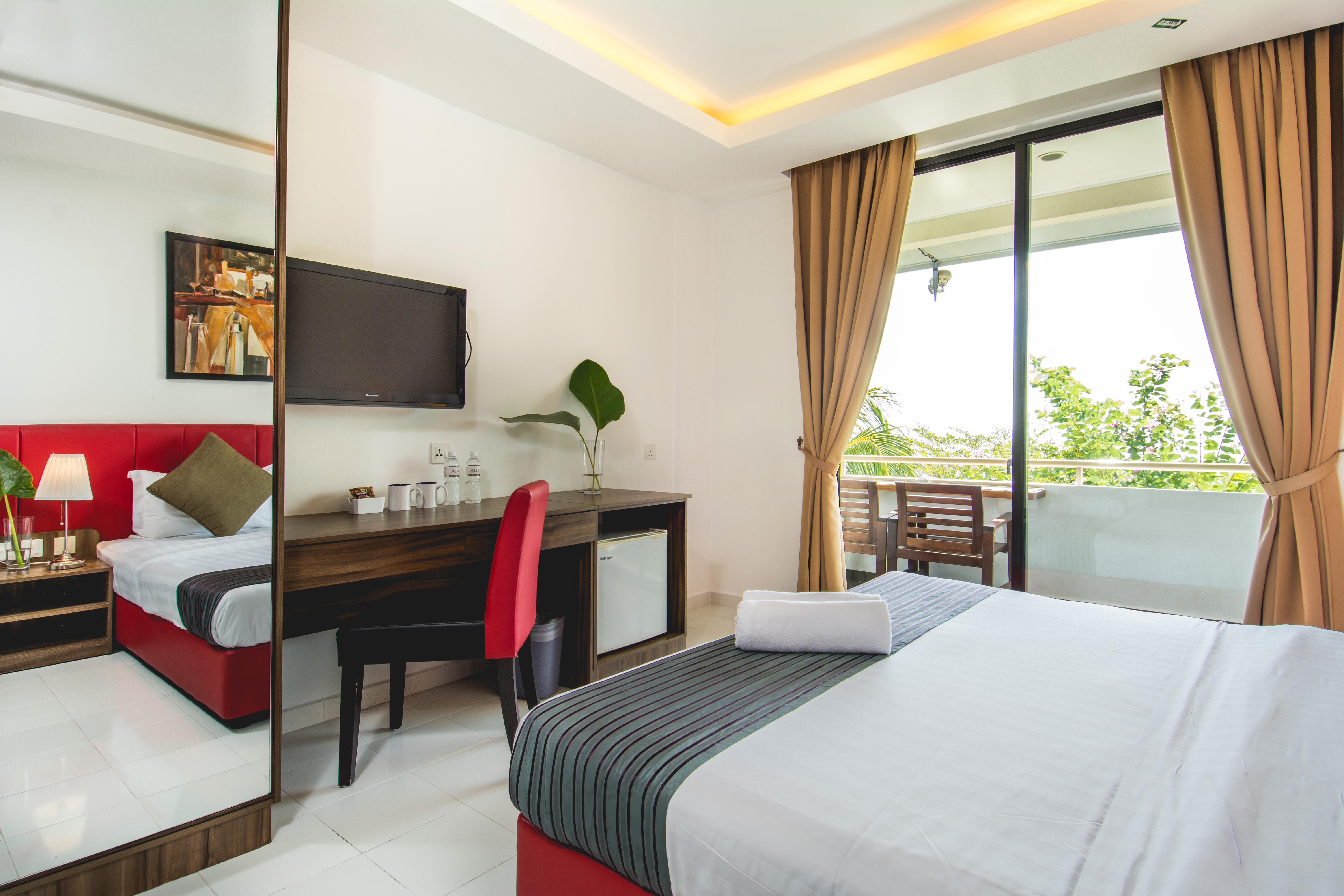 Alia Residence Business Resort Padang Mat Sirat Exterior foto