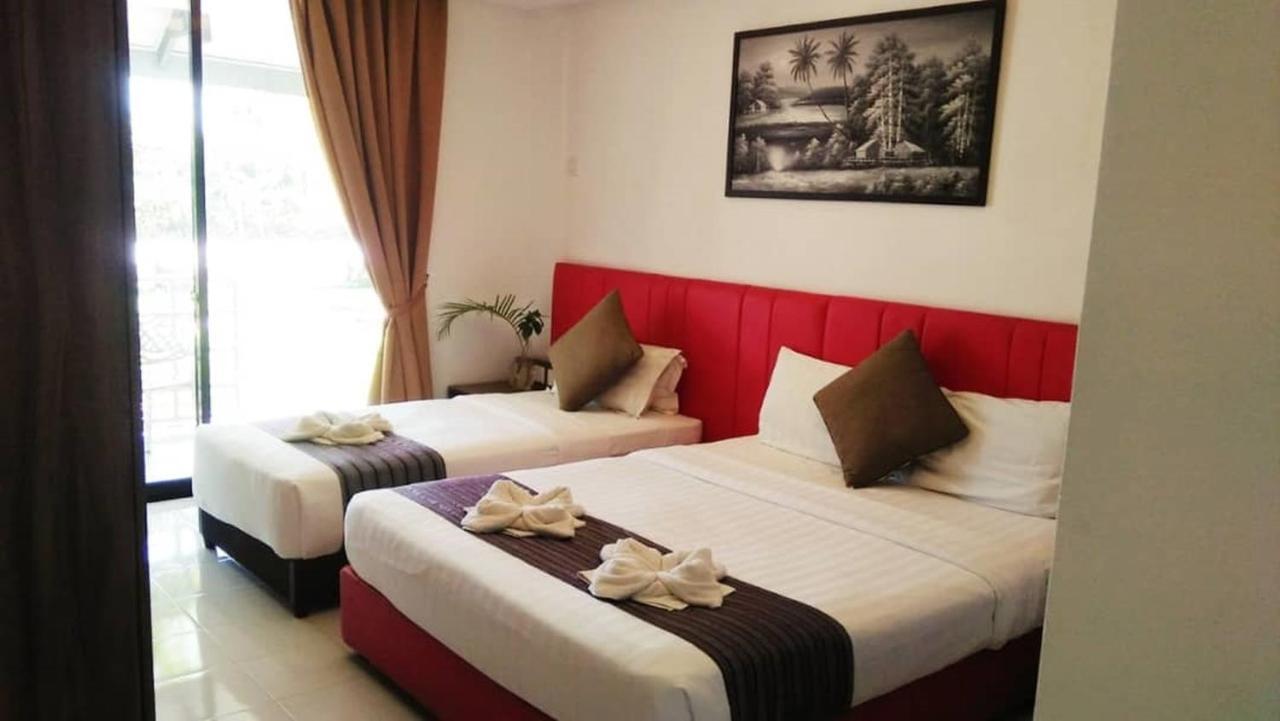 Alia Residence Business Resort Padang Mat Sirat Exterior foto