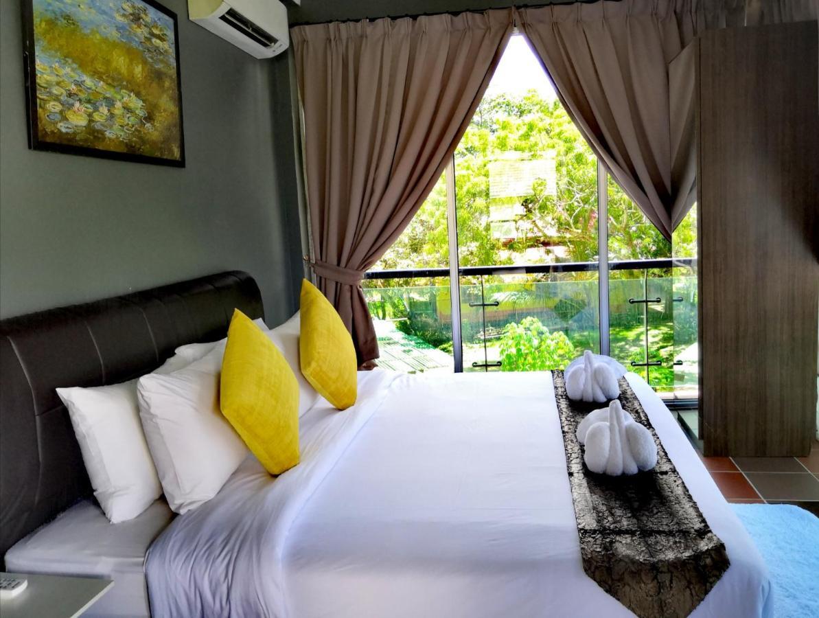Alia Residence Business Resort Padang Mat Sirat Exterior foto